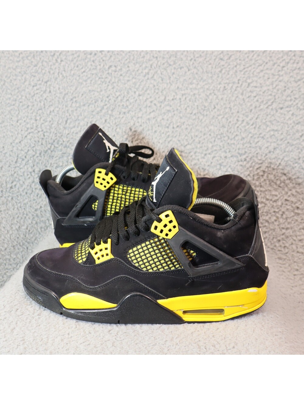 Jordan 4 Retro Thunder Black Tour Yellow Men sz 9